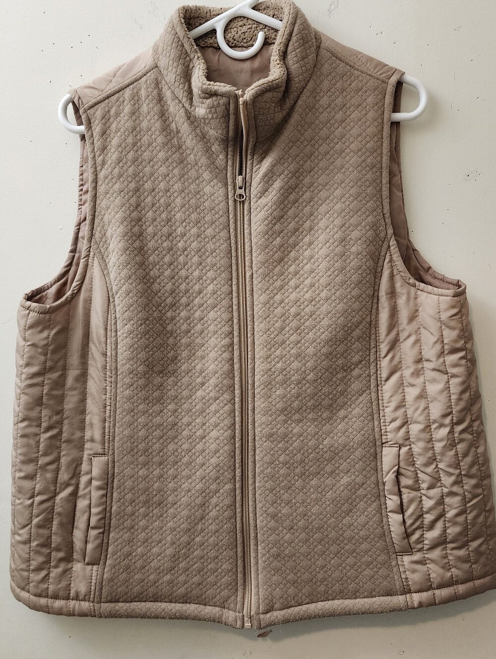 Belk Ladies Quilted Vest Light Brown Lg Outdoor Activities Lightweight